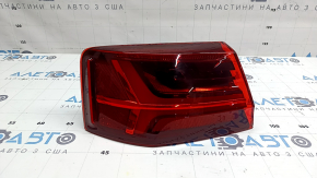 Left outer fender light for an Audi A6 C7 16-18, with scratches.