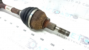 The front left half shaft of a Ford Edge 19-24 2.0T is rusty and has stripped threads.