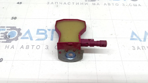 The right antenna amplifier for the Audi A6 C7 12-18 has a broken connector.