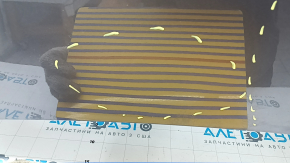 The hood is bare, Honda CRV 17-22 steel, graphite NH797M, dents, the amplifier is peeling off.