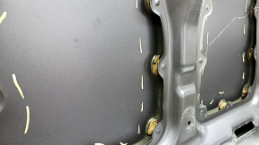 The hood is bare, Honda CRV 17-22 steel, graphite NH797M, dents, the amplifier is peeling off.