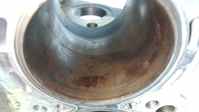 Bare cylinder block of Toyota Highlander 08-13 hybrid 3MZ-FE for boring, oil line is broken