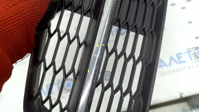 Front bumper grille left Audi A6 C7 16-16 chrome molding, cracked chrome molding, cracked