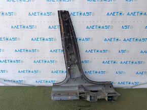 The central left body pillar of the BMW X5 G05 19-26 is sawn off, the butts