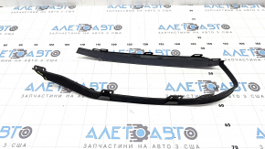 Right fog light frame molding for BMW 3 F30 16-18 Sport, missing fragment, chips, nicks