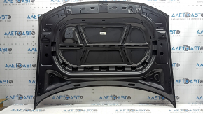 The bare hood of a Volkswagen Atlas 18-20