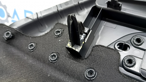 Right arch trim for Mercedes GLC 20-22 under electric door, black, without trim, dented guides, scratches, needs dry cleaning, missing fragment