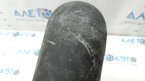 The sound insulation of the left air suspension receiver of a Volvo XC90 16-26 is worn out.