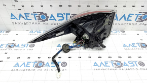 Right upper wing light for Toyota Prius 50 16-18 scratches, broken mount, dirty inside glass