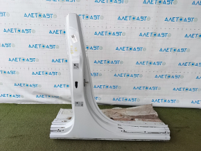 The central right body pillar of the Audi Q7 4L 10-15 is sawn off