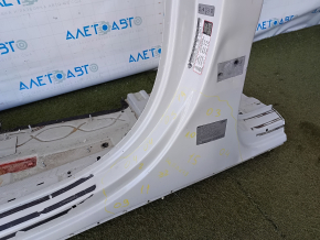 Front left quarter panel of Audi Q7 4L 10-15, sawn off, with central pillar, white, after repair