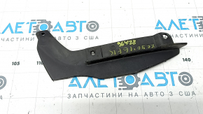 Volvo XC90 16-19 front right bumper mudguard is worn