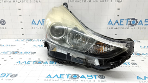 Right front headlight for Toyota Prius V 15-17, restyling, halogen, broken mounts, needs polishing