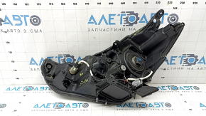 Right front headlight for Toyota Prius V 15-17, restyling, halogen, broken mounts, needs polishing