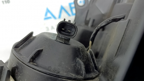 Right front headlight for Toyota Prius V 15-17, restyling, halogen, broken mounts, needs polishing