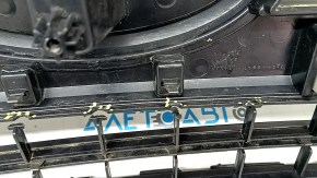 Ford F150 15-20 radiator grille assembly with emblem, scratches, broken, broken mount