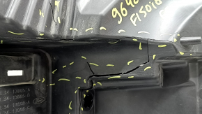 Ford F-150 18-20 right front headlight is bare, halogen, broken mounts, broken housing, cracks in the glass