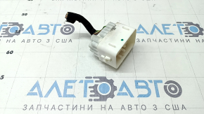 Volvo XC90 underhood fuse box connector 16-26 male