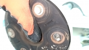 VW Tiguan 18-24 propeller shaft is rusty, microcracks on the coupling