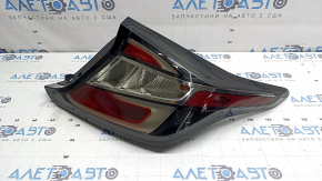 Chevrolet Volt 16-19 right headlight scratches