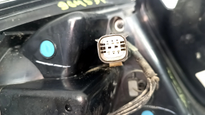 Chevrolet Volt 16-19 right headlight scratches