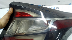 Chevrolet Volt 16-19 right headlight scratches