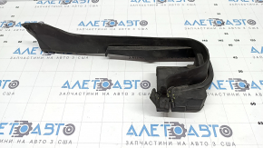 Rear left hood seal on a Porsche Macan 15-26, torn on the body