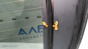Rear window for the trunk door of a Porsche Macan 17-18