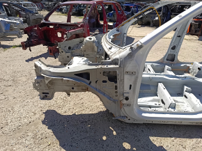 Front left quarter panel of Volvo XC90 16-26 on the body, white, butt, corrosion
