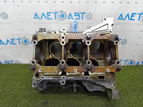 Bare cylinder block VQ35 Nissan Pathfinder 13 for honing, missing bolts