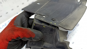 Chevrolet Volt 16's upper radiator deflector - fragment broken off