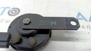 Signal high Toyota Prius V 12-17