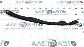 The right hood seal on an Audi A4 B9 17-25 is broken.