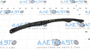 The right hood seal on an Audi A4 B9 17-25 is broken.