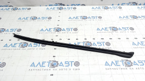 Lower rear left door seal for Porsche Macan 15-26, broken fasteners