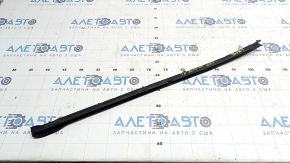 Lower rear left door seal for Porsche Macan 15-26, broken fasteners