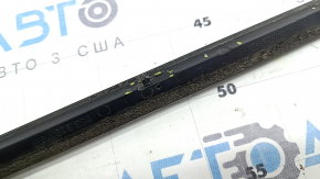 Lower rear left door seal for Porsche Macan 15-26, broken fasteners