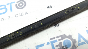 Lower rear left door seal for Porsche Macan 15-26, broken fasteners