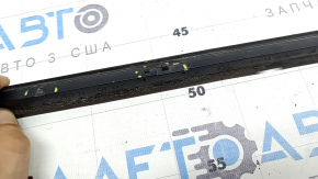Lower rear left door seal for Porsche Macan 15-26, broken fasteners