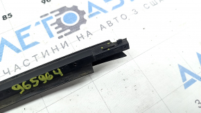 Lower rear left door seal for Porsche Macan 15-26, broken fasteners