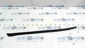Lower rear right door seal for Porsche Macan 15-26, broken fasteners