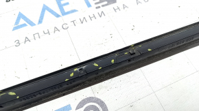 Lower rear right door seal for Porsche Macan 15-26, broken fasteners