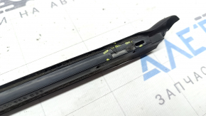 Lower rear right door seal for Porsche Macan 15-26, broken fasteners