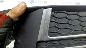 Right front bumper grille for Audi A4 B9 17-17 s-line, without radar, light chrome, chips