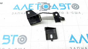 The right grille mount for the Audi A6 C8 19-24 is broken.