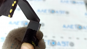The right grille mount for the Audi A6 C8 19-24 is broken.
