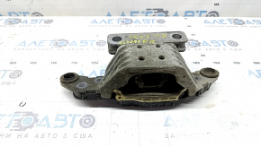 The right engine mount for a Chevrolet Volt 16 is rusty.