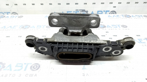 The right engine mount for a Chevrolet Volt 16 is rusty.