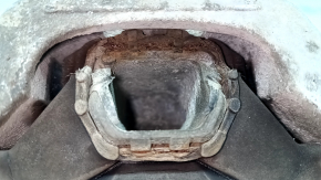 The right engine mount for a Chevrolet Volt 16 is rusty.