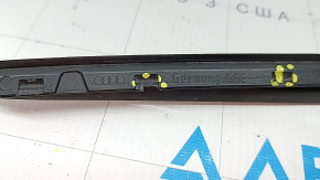 Right windshield molding for Audi A6 C8 19-24 black, cracked, broken mount